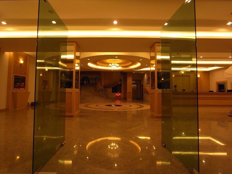Major Grand Hotel Chum Phae Exterior foto